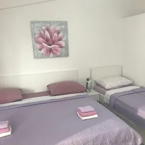 apartman-veronika-starigrad-paklenica.hotelinzadar.com/
